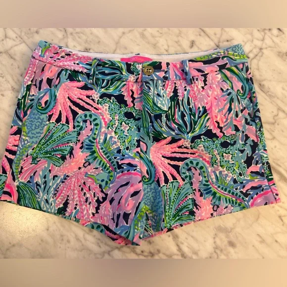 Lilly Pulitzer Callahan Knit shorts, High tide navy, Bringing Mermaid back sz 6 - Picture 2 of 5